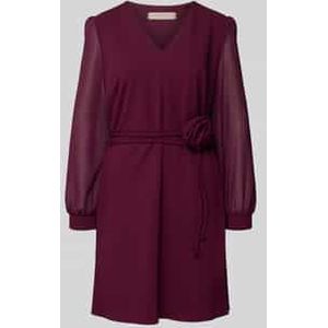 Cocktailjurk met V-hals