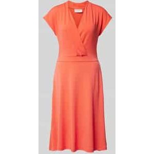 Knielange jurk in wikkellook, model 'Yrsa'