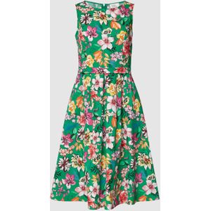 Midi-jurk met all-over bloemenmotief en taillepas