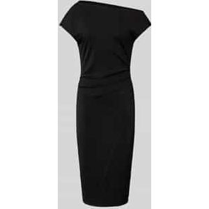 Nauwsluitende jurk van viscosemix, model 'ETRIMI'