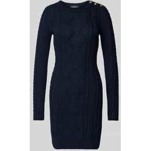 Knielange gebreide jurk met kabelpatroon, model 'SHADALLE'