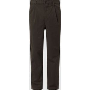 Tapered fit chino met stretch, model 'Pleat'