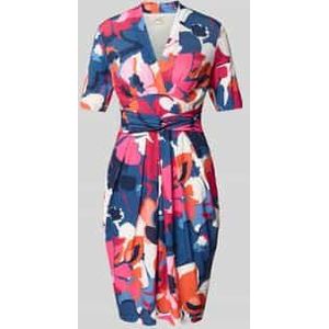 Knielange cocktailjurk in wikkellook