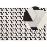 Vloerkleed zwart/grijs koeienhuid leer 160 x 230 cm geometrische vormen patchwork