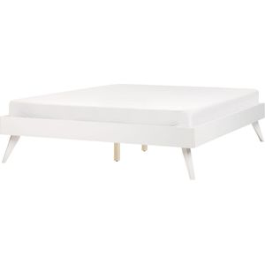 Houten bed wit 140 x 200 cm met lattenbodem tweepersoonsbed minimalistisch Scandinavisch ontwerp