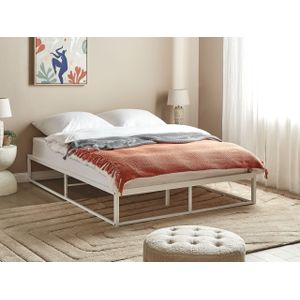 Industrieel modern metalen bedframe 140 x 200 cm ingebouwde lattenbodem geen hoofdbord wit Viry