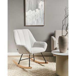 Stijlvolle schommelstoel bouclé bekleding metalen zwarte poten brede rugleuning off-white Kinno