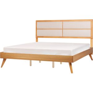 Houten bed lichthout 180 x 200 cm met lattenbodem tweepersoonsbed gestoffeerd hoofdbord rustieke stijl ontwerp