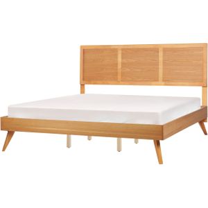 Houten bed lichthout 180 x 200 cm met lattenbodem tweepersoonsbed hoofdbord rustieke stijl ontwerp