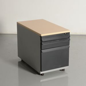 Ahrend verrijdbaar ladeblok, aluminium / zwart, 58 x 42.50 x 76 cm, 3 laden |