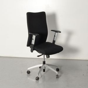 Frontseat bureaustoel, zwart, 1D armsteunen | Duurzame keuze | Instelbare zithoogte | Gestoffeerd