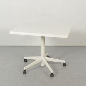 Solidesk verrijdbare kantinetafel, wit blad, 90 x 70 cm, hoogte verstelbaar onderstel | Hoogte verstelbaar