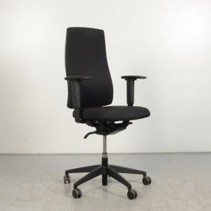 Bureaustoel Interstuhl 154G Zwart 4D armleggers | Gestoffeerd | Uitgebreid instelbare armleggers | NEN1335