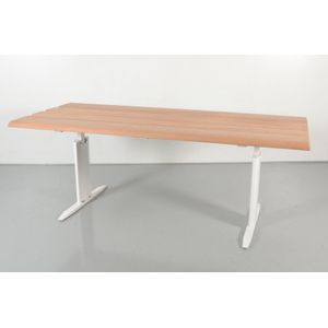 Solidesk vergadertafel, breece blad, 218 x 94 cm, hoogte instelbaar onderstel, gerefurbished | T-poot onderstel | Hoogte instelbaar onderstel