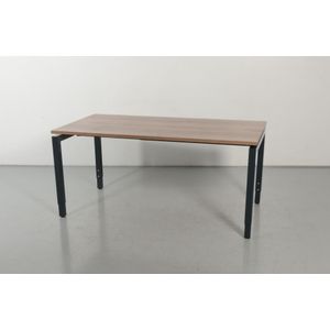 Solidesk bureau, bladkleur naar keuze, 160 x 80 cm, hoogte instelbaar onderstel | Blad van melamine | Voldoende werkruimte