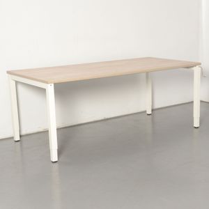 Robberechts bureau, bladkleur naar keuze, 180 x 90 cm, hoogte instelbaar onderstel d.m.v. handslinger | Hoogte instelbaar | Duurzame keuze | Extra