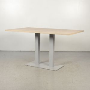 Kantinetafel Pedrali Bladkleur naar keuze 140 x 80 cm | Blad van melamine | Compact model | Vaste hoogte
