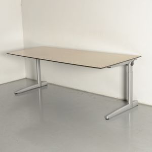 Ahrend 500 bureau, eiken blad, 200 x 80/90 cm, hoogte instelbaar onderstel, rechtse hoek | Eiken blad | Duurzame keuze |  Hoogte instelbaar