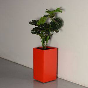 Gebruikte plantenbak met nieuwe kunstplant, rood, 40 x 40 x 77 cm | Deze gebruikte plantenbakken voorzien wij van nieuwe kunstplant. De naam van de