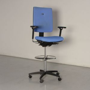 Viasit bureaustoel, blauw, 4D armleggers | Met synchroonmechanisme | Uitgebreid instelbare armsteunen