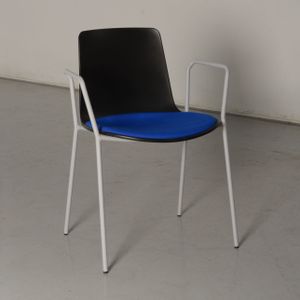 Enea Lottus design kantinestoel, blauw / zwart, 4-poot onderstel | Gestoffeerd | Stapelbaar
