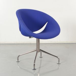 Artifort design vergaderstoel, blauw, draaibaar onderstel | Gestoffeerd