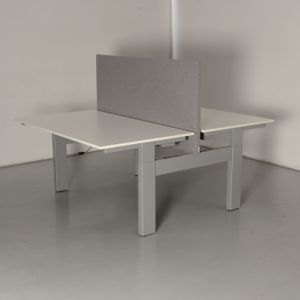Voortman benchwerkplek, wit blad, 140 x 80 cm (2x), hoogte verstelbaar onderstel d.m.v. handslinger | Compact formaat | Handslinger