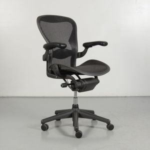 Bureaustoel Herman Miller Aeron B Antraciet Mesh rugleuning | Mesh zitting | Kunststof rugleuning | Met lendesteun