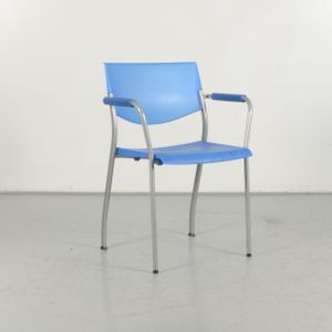 Kantinestoel Ahrend 460 Blauw Stapelbaar | Uitstekende Ahrend kwaliteit | Stapelbaar | Vaste armleggers