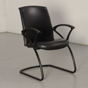 Haworth Comforto D2678, zwart leder, sledeframe |