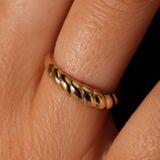 14 karaat geelgouden ring croissant