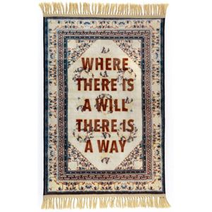 Verbrannter Teppich am Weg – 18242
