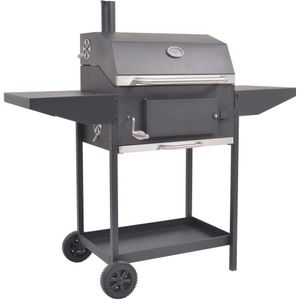 <p>Deze robuuste BBQ is perfect voor het grillen en roken van vlees, vis en groenten. De barbecue bestaat uit een ruime rookkamer en een robuuste vuurhaard. De dikke metalen behuizing zorgt voor uitstekende warmtebehoud- en warmteverdelingseigenschappen. Met de geïntegreerde thermometer in de kap kunt u de temperatuur in de vuurhaard eenvoudig controleren.</p>
<p>De barbecue is voorzien van 2 zijtafels waarop u specerijen, ingrediënten, keukengerei en andere barbecuebenodigdheden kunt plaatsen. Daarnaast is er een handig schap eronder om voorwerpen binnen handbereik te houden. Het openen van de barbecue is veilig en gemakkelijk dankzij de roestvrijstalen handgreep.</p>
<p>De roker is uitgerust met 2 wielen, waardoor deze eenvoudig verplaatst kan worden tijdens buitenfeesten, picknicks en bijeenkomsten. De barbecue heeft een zwarte kleur en is gemaakt van gepoedercoate stalen behuizing met een roestvrijstalen handgreep.</p>
<ul>
  <li>Totale afmetingen: 127 x 64 x 125 cm (B x D x H)</li>
  <li>Afmetingen vuurhaard: 56 x 40,5 cm (L x B)</li>
  <li>Afmetingen kookoppervlak: 53 x 40 cm (L x B)</li>
  <li>Hoogte kookoppervlak vanaf de grond: 85,5 cm</li>
  <li>Kap met schoorsteen en geïntegreerde thermometer</li>
  <li>In hoogte verstelbare houtskoollade</li>
  <li>2 porselein geëmailleerde kookroosters</li>
  <li>Inclusief een aslade met een roestvrijstalen handgreep</li>
  <li>2 uitklapbare zijtafeltjes</li>
  <li>Met 1 schap aan de onderkant en 2 wielen</li>
</ul>