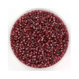 Miyuki delica's 11/0 1.6x1.3mm 5 gram (+- 1000 stuks) cranberry lined luster crystal