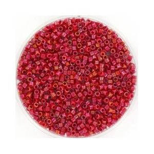 Miyuki delica's 11/0 1.6x1.3mm 5 gram (+- 1000 stuks) opaque luster red