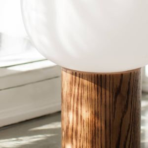 Markslöjd Tafellamp Skene met houten voet en glazen kap 44cm