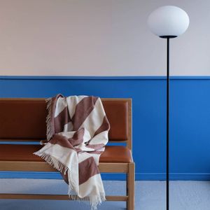 Dyberg Larsen Princess vloerlamp, zwart/opaal, hoogte 148 cm