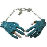 Blauwe zombie handen gothic ketting