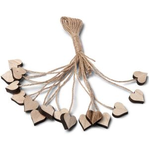 16 houten hartjes met touw
