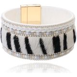 Witte brede dames armband met dierenprint