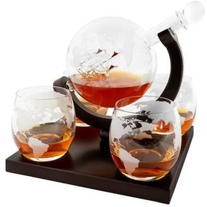 Aretica Whiskey karaf met 4 glazen - Whiskey - Karaf - Whiskey glazen - Whiskey set voor drank - Karaffen - Decanteerset - Wereldbol - 21 x 21 x 18 cm (lxbxh) - Glas en hout - Transparant en bruin