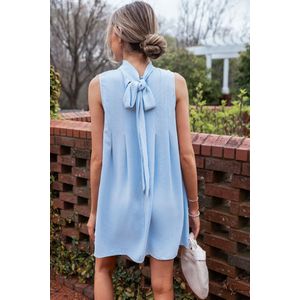 Hemelsblauwe mouwloze mini-jurk met coltrui