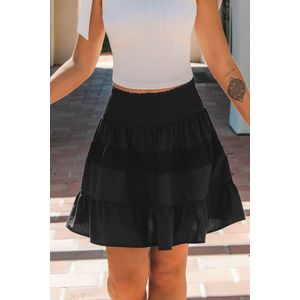 Zwarte gesmokte taille minirok met ruches aan de zoom