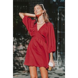 Mini-jurk met gesmokte V-hals en pofmouwen