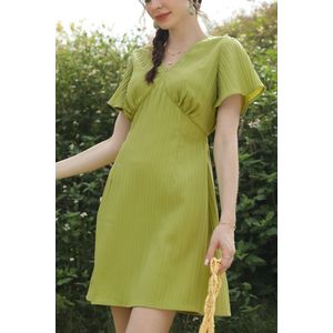 Limoengroene mini-jurk met uitlopende mouwen