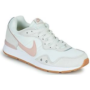 Nike schoenen beige hot sale