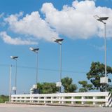Straatlantaarn op zonne-energie - IP65 - 3500 Lumen - 6500K