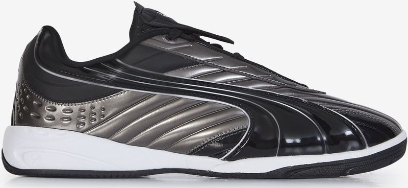 PUMA - V-S2 Goalgetter - Sneakers - Zwart/Zilver - Veganistisch - Gerecycled Materiaal