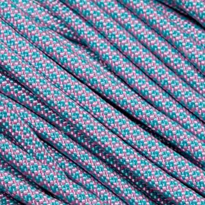 Knivesandtools 550 paracord type III, kleur: rose pink with turquoise diamonds - 50 ft (15,24 meter)