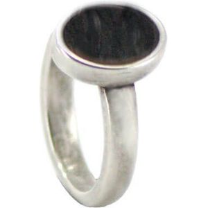 Qoss Ring Door Ovale Zwarte Steen - Maat M